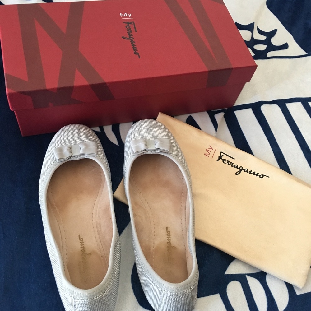 Ferragamo bow flats